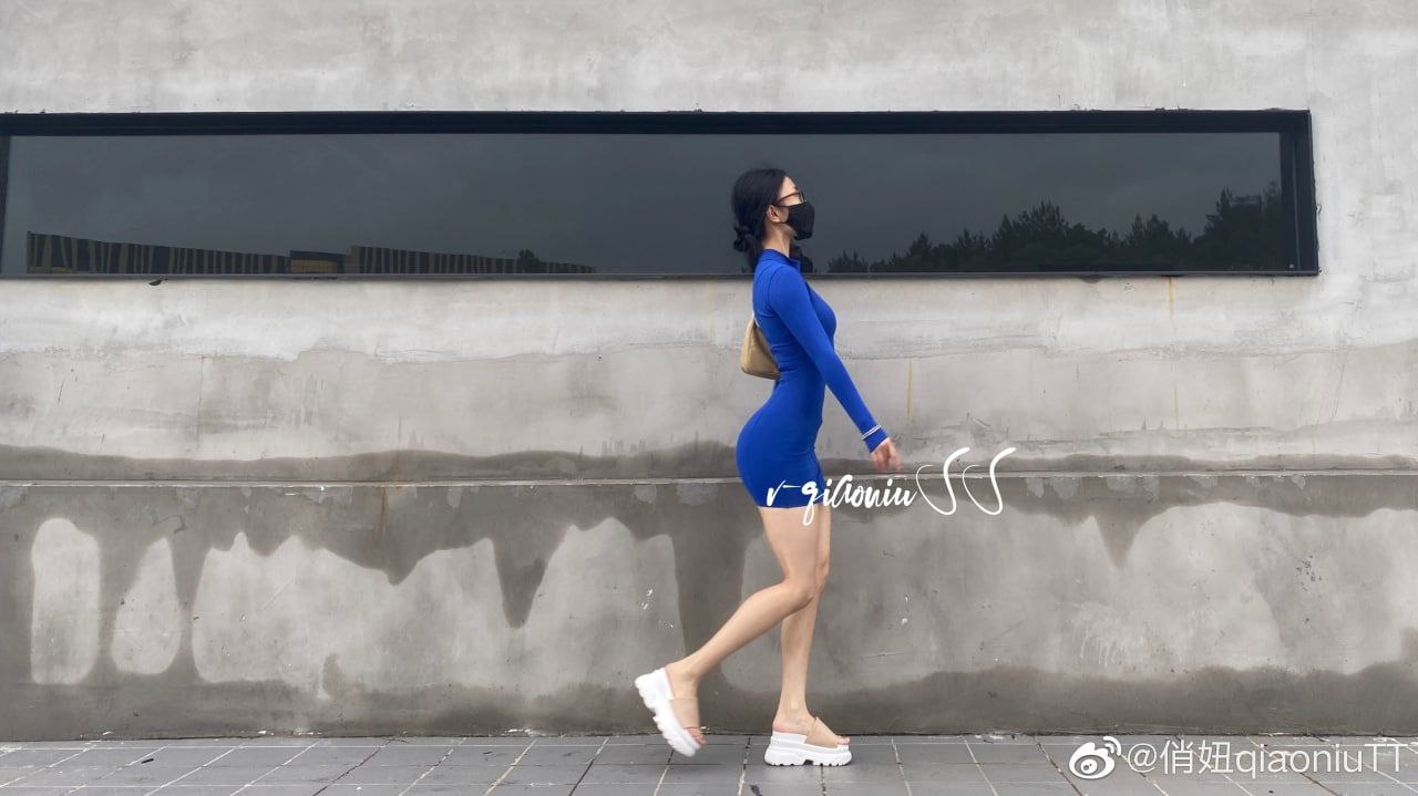 中文字幕人妻被公上司喝醉506,梁莹在公车被灌满JING液,第一次进小婷身体又紧,日韩午夜在线观看